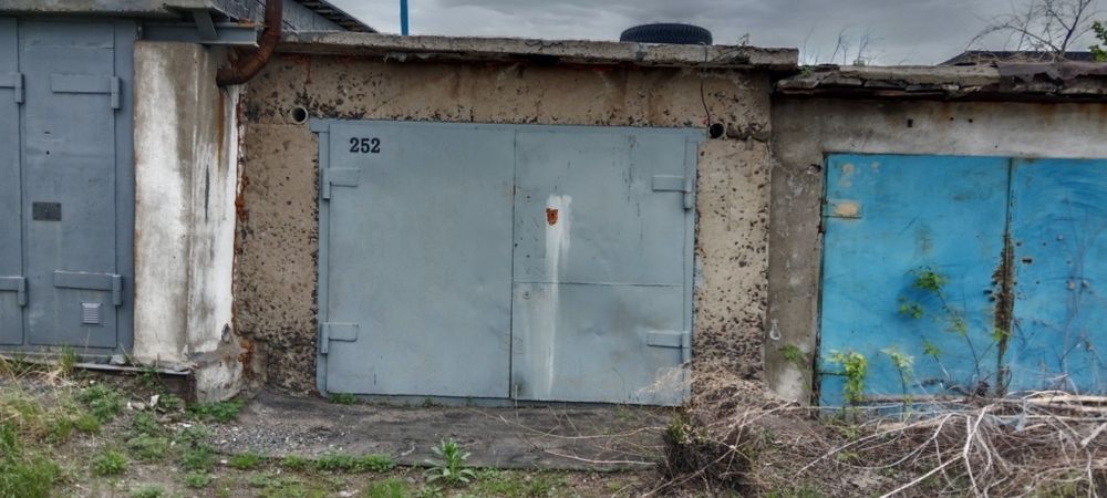 Продам гараж общество бохор.не легализованный .документы в порядке