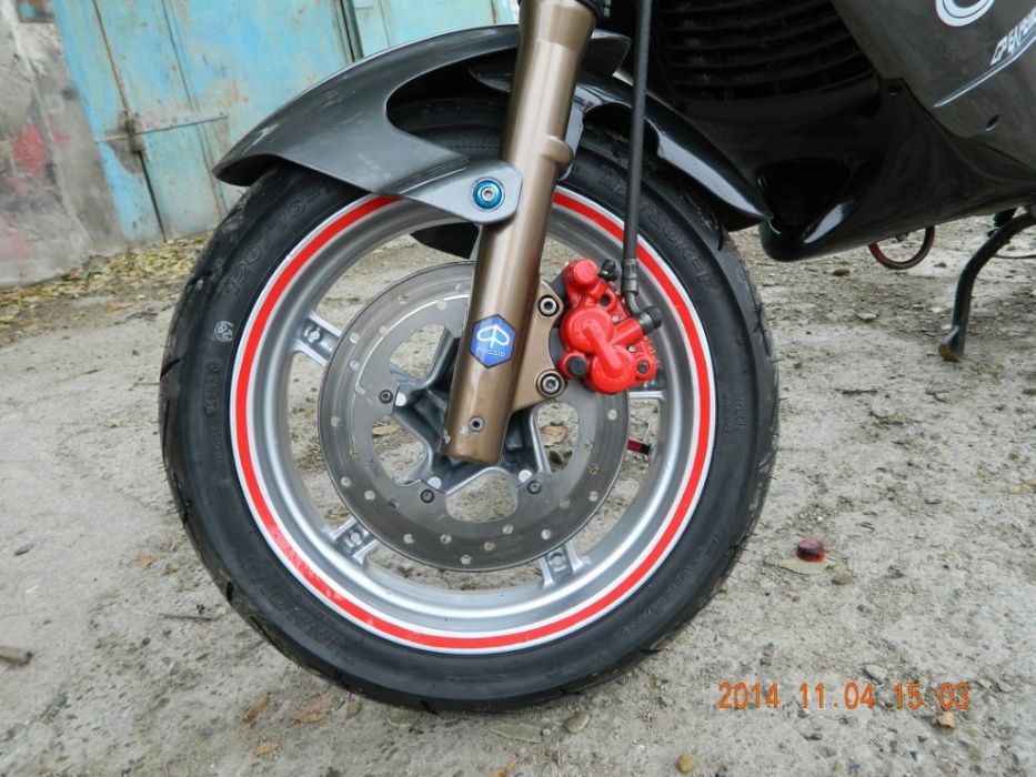 продам скутер Piaggio gilera dna 50 хаммасини укинг мотор бузулган