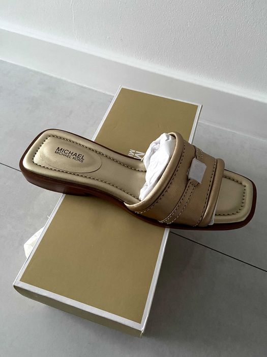Sandale Michael Kors Mandy Slide Sandal Metallic Leather marine 38.5