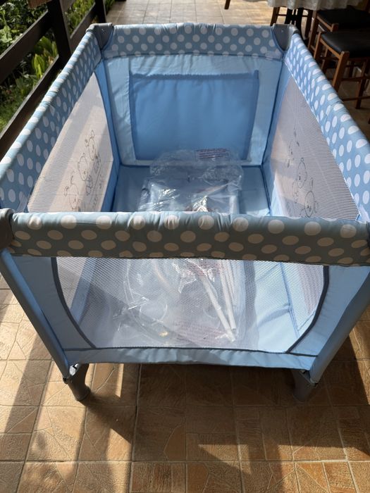 Pătuț pliabil Baby C – ca nou, foarte puțin folosit