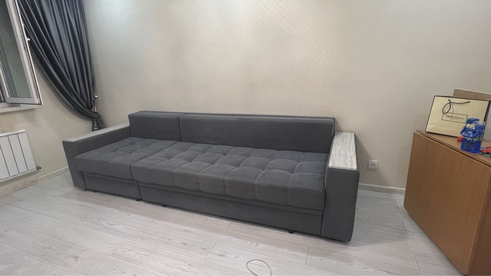 Срочно продам диван 3 метра раскладной в отличноом состоянии