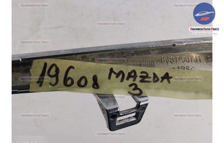 Ornament Cromat Bara Fata Dreapta original Mazda  3 BM [2013 - 2016]