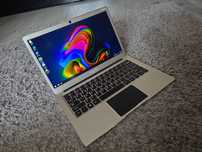 Laptop Myria foarte subtire Bateria tine 7-8 ore in IDLE/Tester auto.