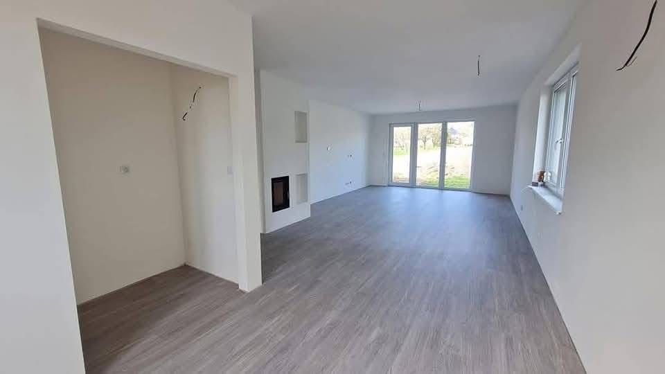 Vand case modulare izolate cu panouri sandwich