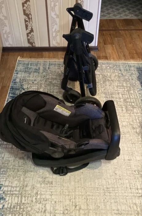 Коляска Evenflo Travel System Pivot Casual Gray c автокреслом 2 в 1