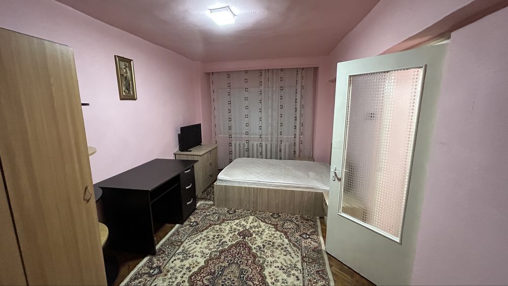 Garsoniera de inchiriat in Cetate zona Mercur