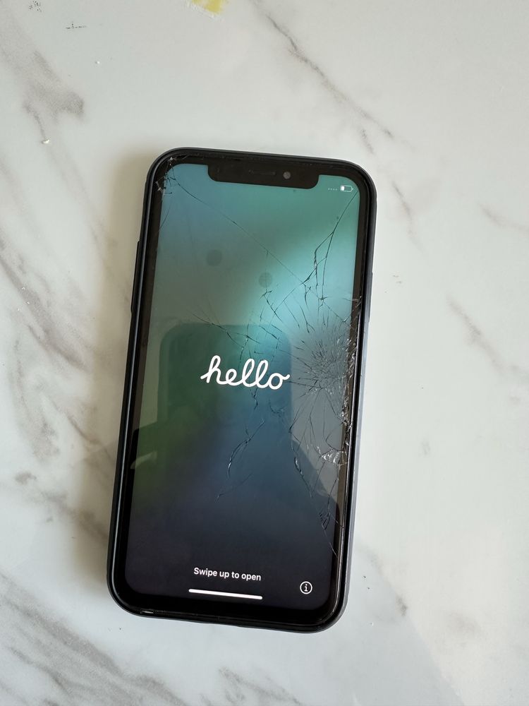 I phone XS с подарък Протектор и калъф