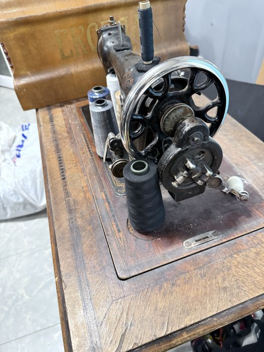 Шивачна машина Ексела