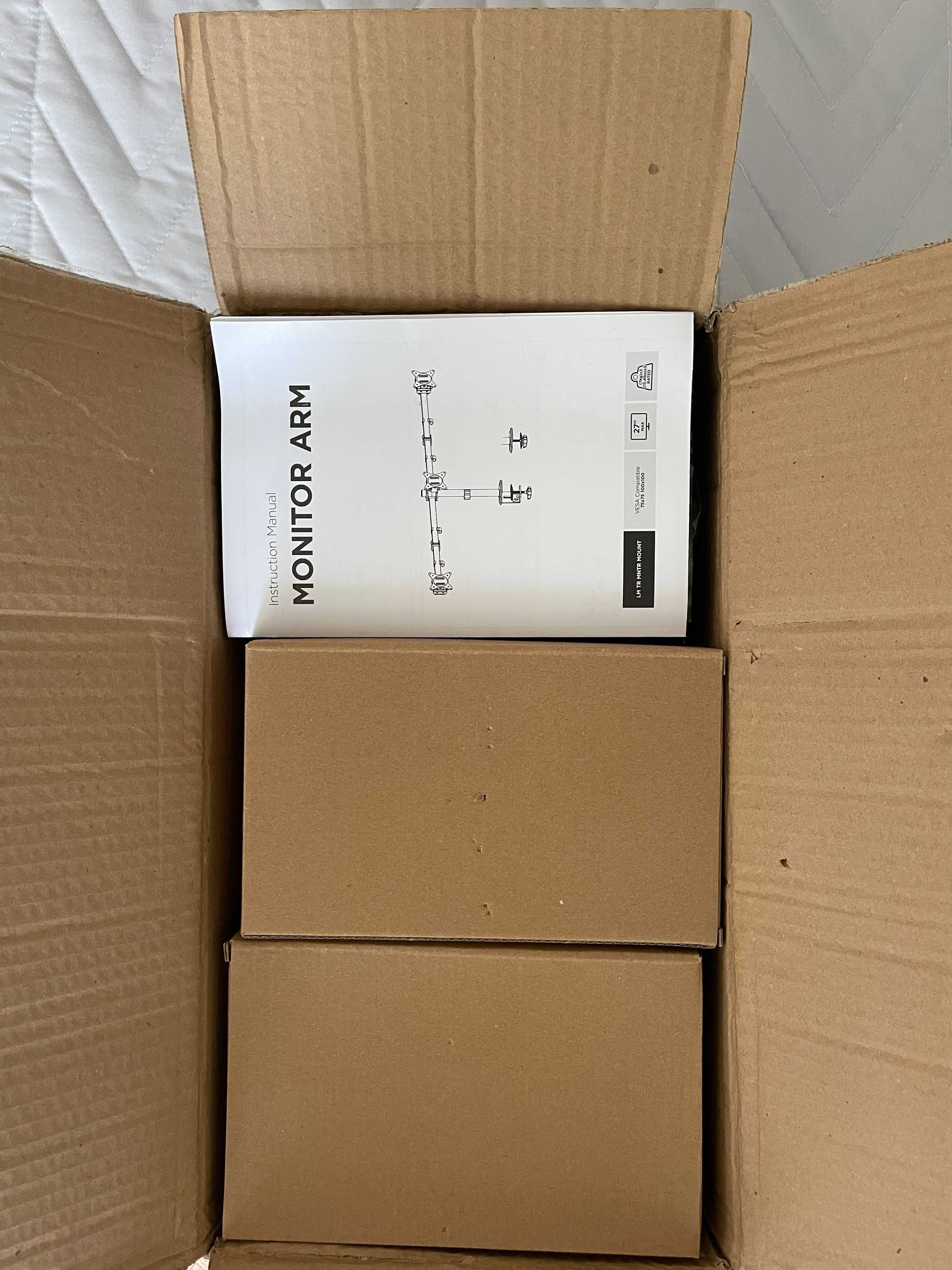 Стойка за 3 монитора, монтаж на бюро, 17" - 27"