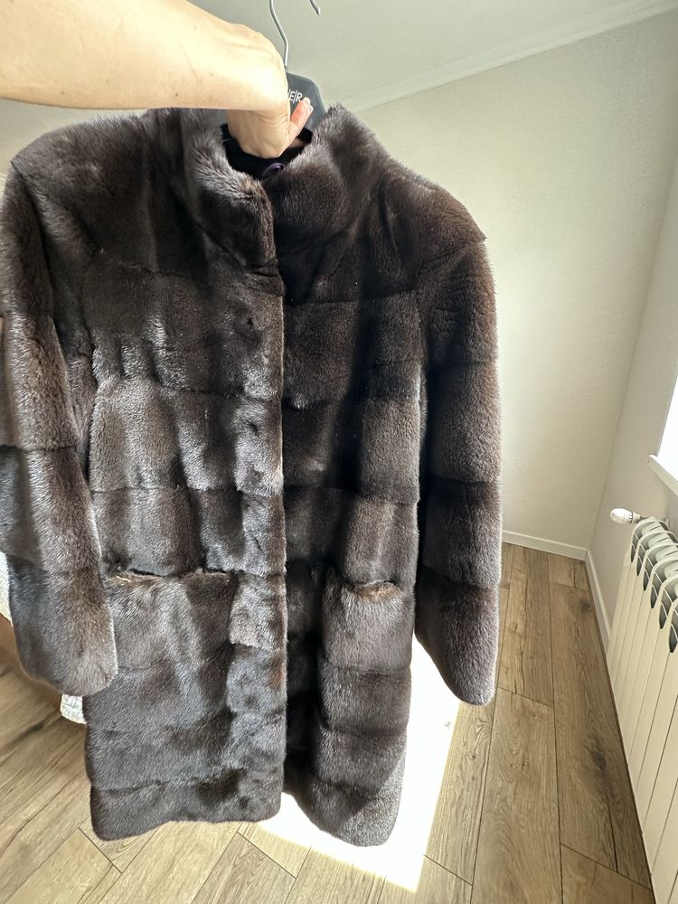 Продаю норковую шубу
