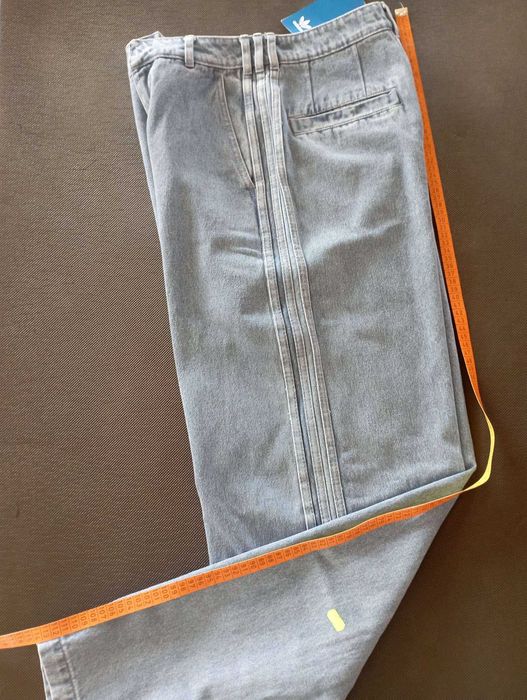 Красив Деним от адидас Originals и Ксения