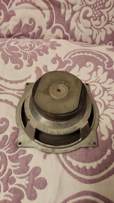 Динамик рабочии размер  19 см