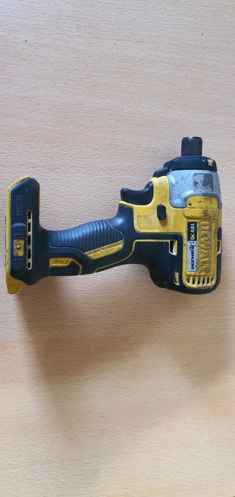 Vând impact și filetantă DeWALT