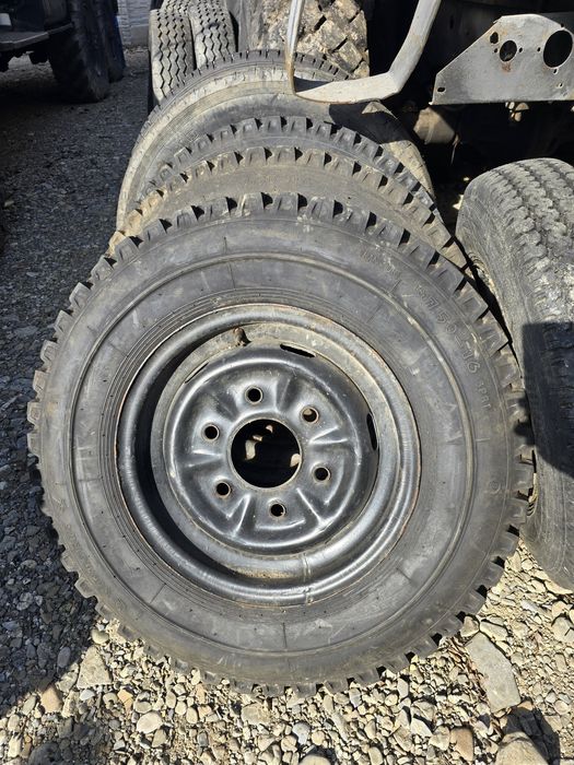 Cauciuc 7.50 16 sau 6.50 16