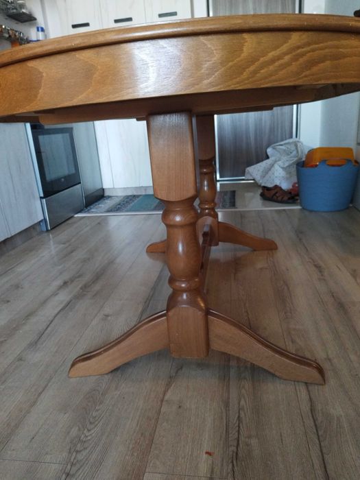 masa lemn masiv extensibila, stare perfecta , intretinuta 150x95x77i