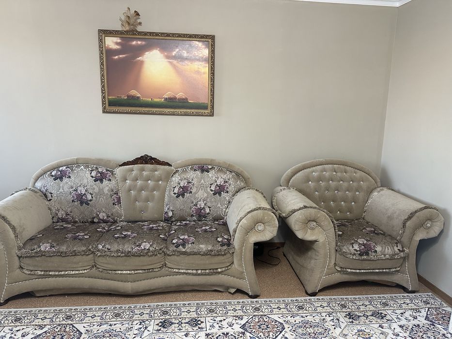 Срочно! За 5 тыс Диван и два кресло