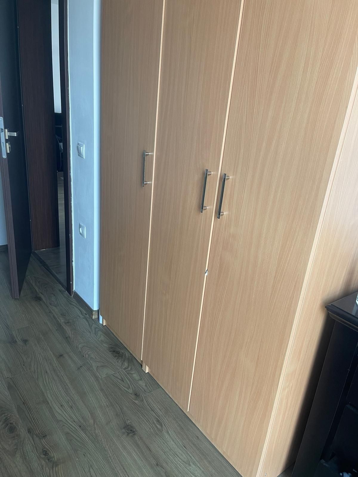 Vand dulap in stare buna  aproape nou