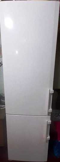 Холодильник б/у двух камерное