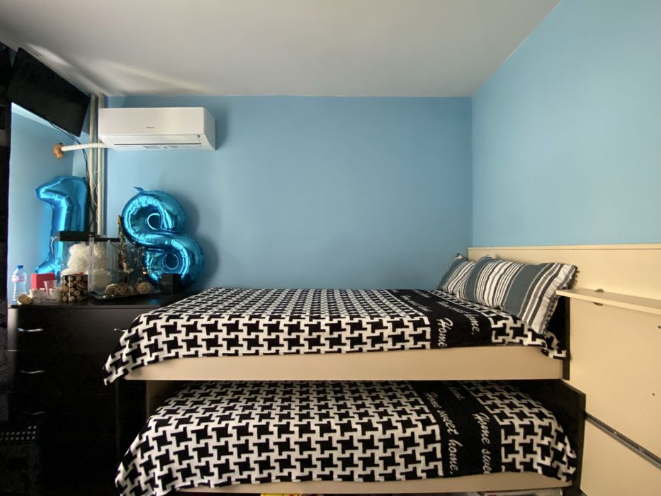 Двуетажно легло на релси