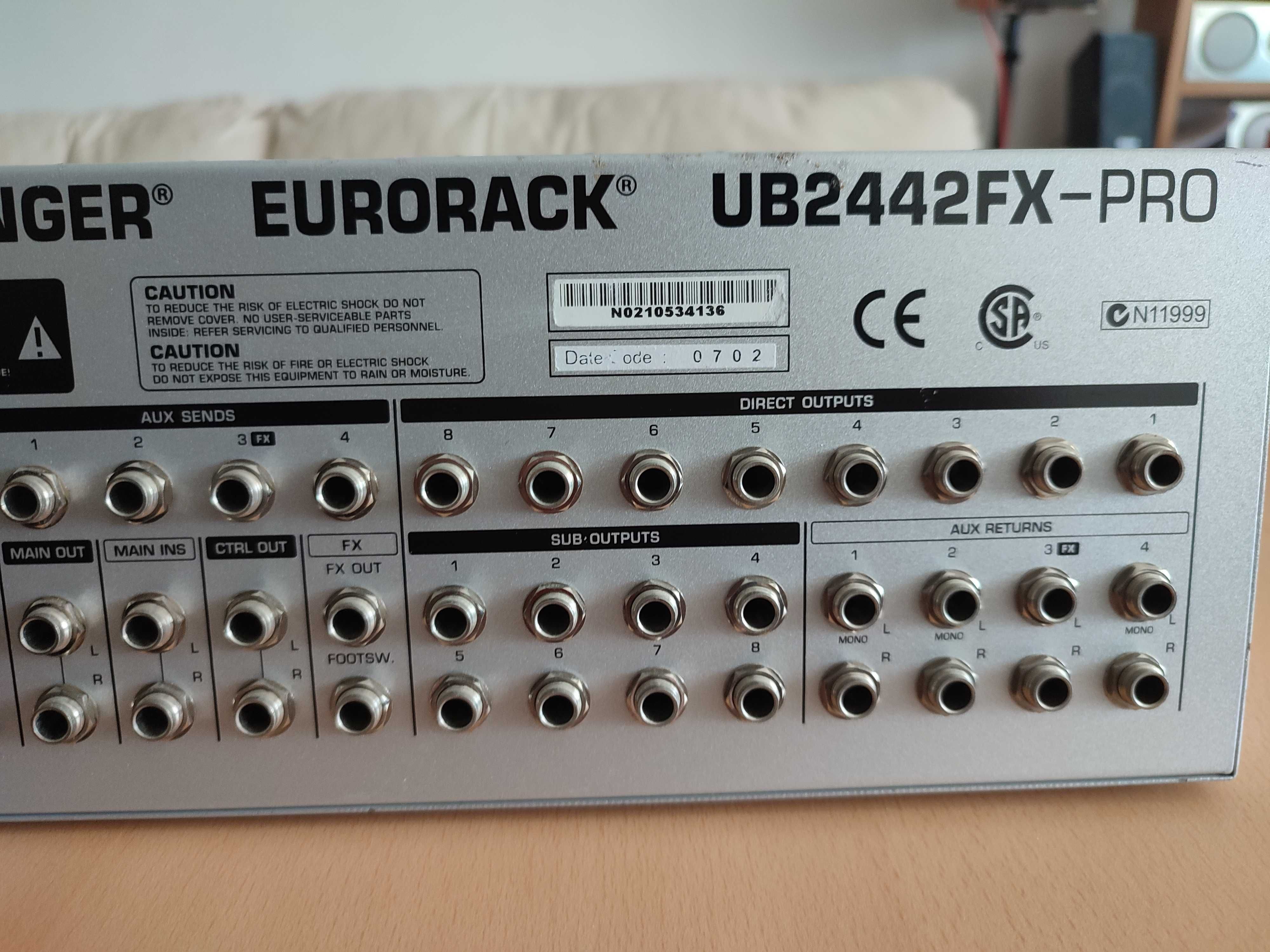 Пулт професионален 24 входа BEHRINGER EURORACK UB2442FX-PRO миксер