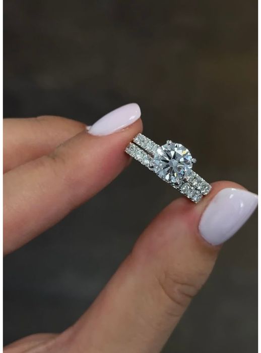 СРОЧНО !!! Продается магазин ТЦ Пойтахт , Голд центр напротив Демир ,