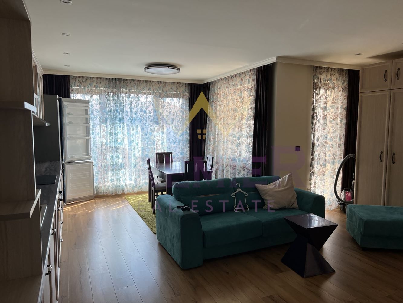 3-стаен в Варна-м-т Траката площ 100 цена 800