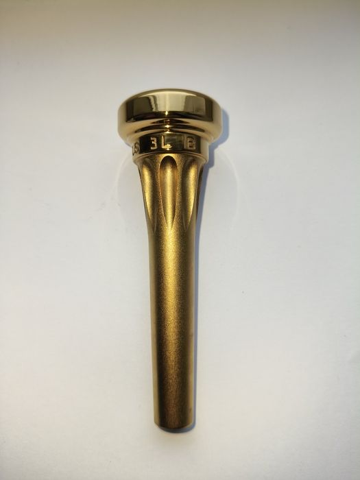 Mustiuc trompeta Lotus