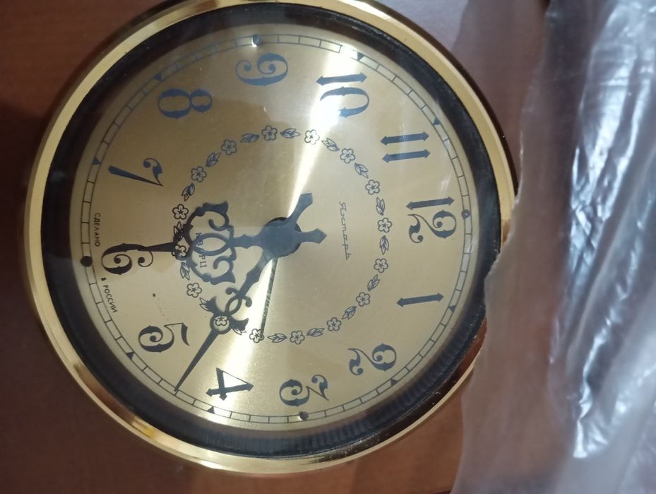 Часы с маятником