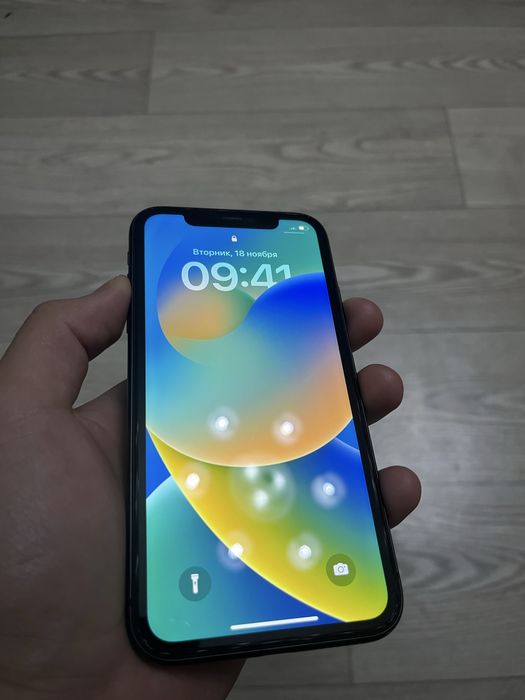 Продам идельный iPhone 11
