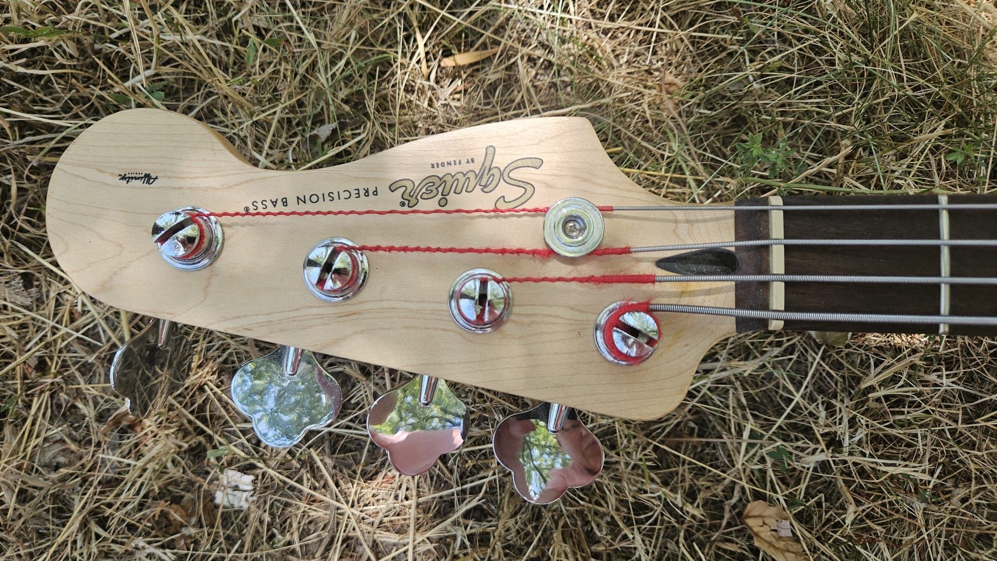 Chitara bass Squier PJ by Fender cu upgrade-uri