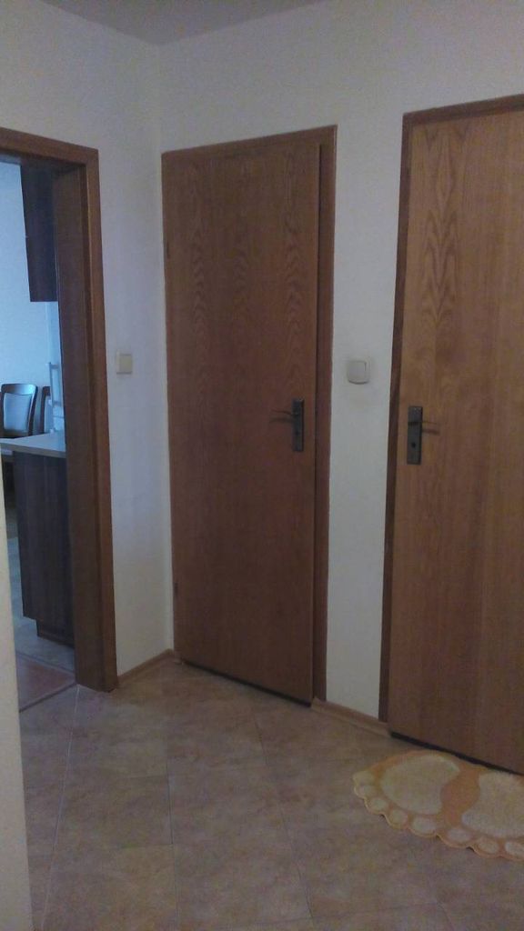 Дава се под наем Тристаен апартамент в Варна, Базар Левски - 79 кв.м за 490 € - Снимка #3
