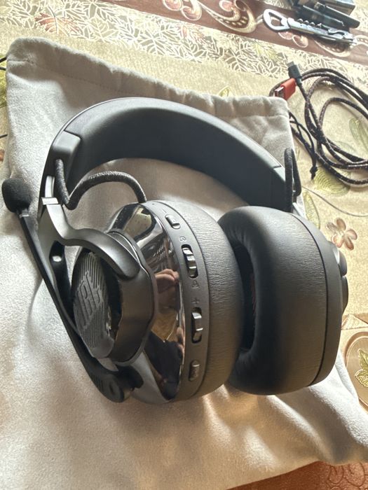 Casti Jbl cu noise canceling