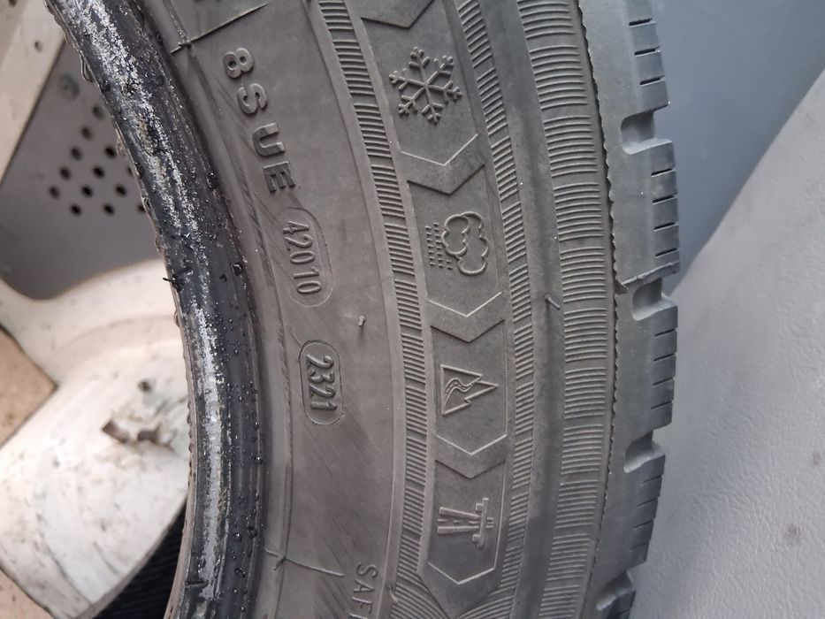 Cauciucuri  215 65 16 C PETLAS M +S 400 LEI AMBELE