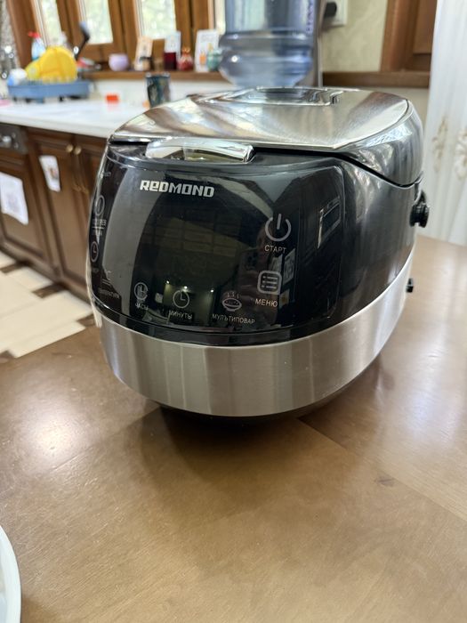 Мультиварка Redmond RMC-70