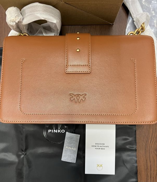 Оригинална кожена чанта Pinko Love One Classic.