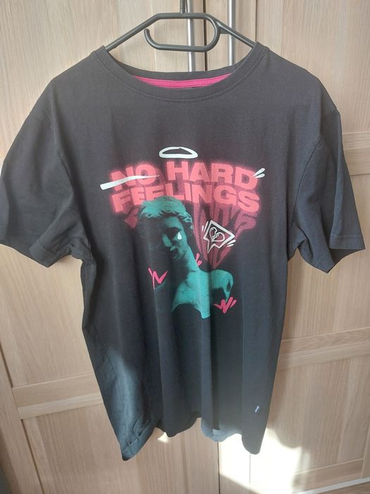 Тениски, размер L (ufc, cropp, V-neck)