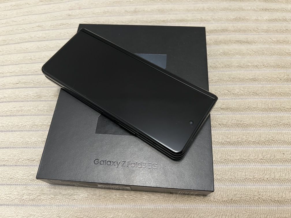 Samsung Z Fold3 256гб как новый