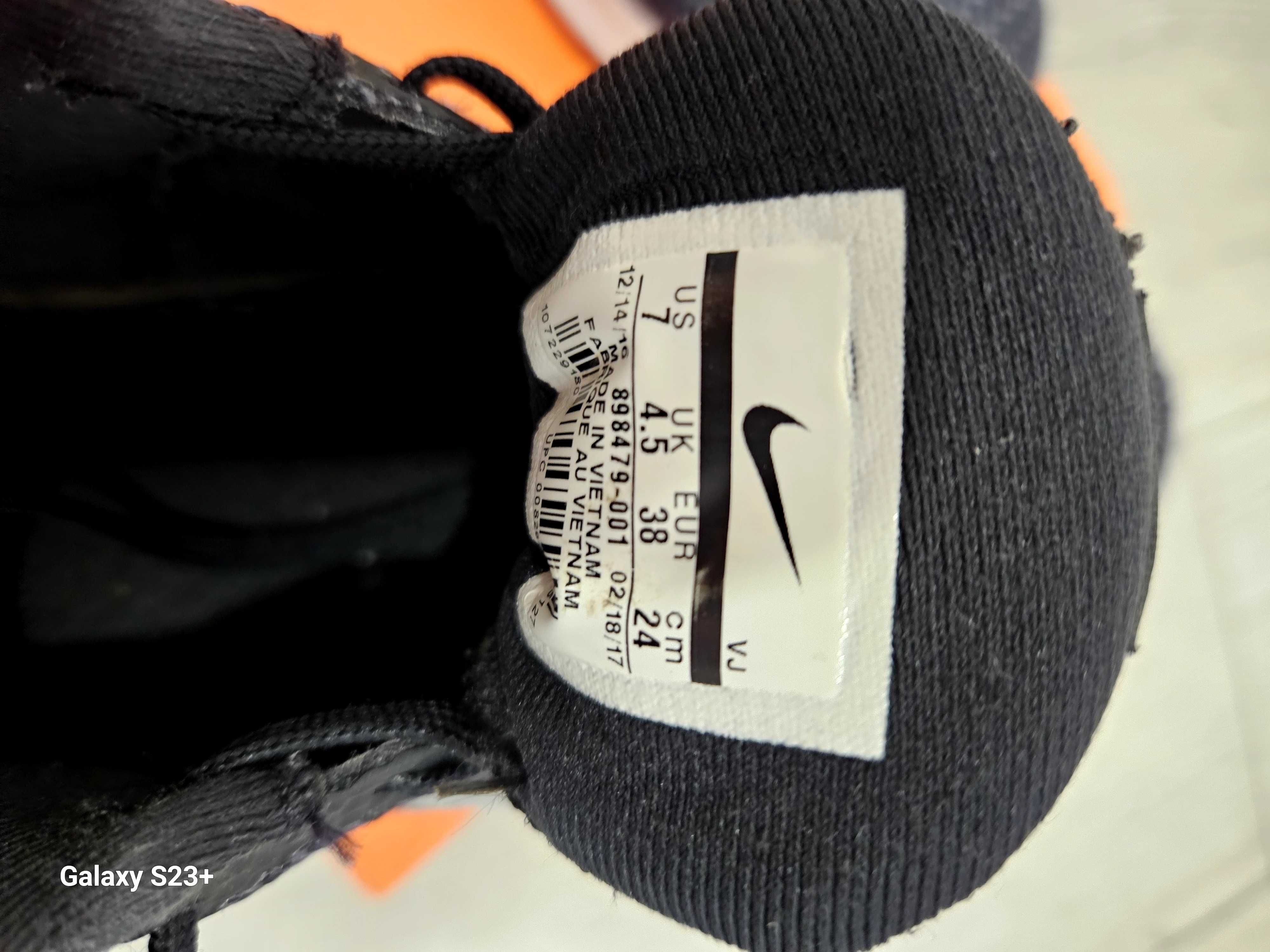 Дамски маратонки Nike