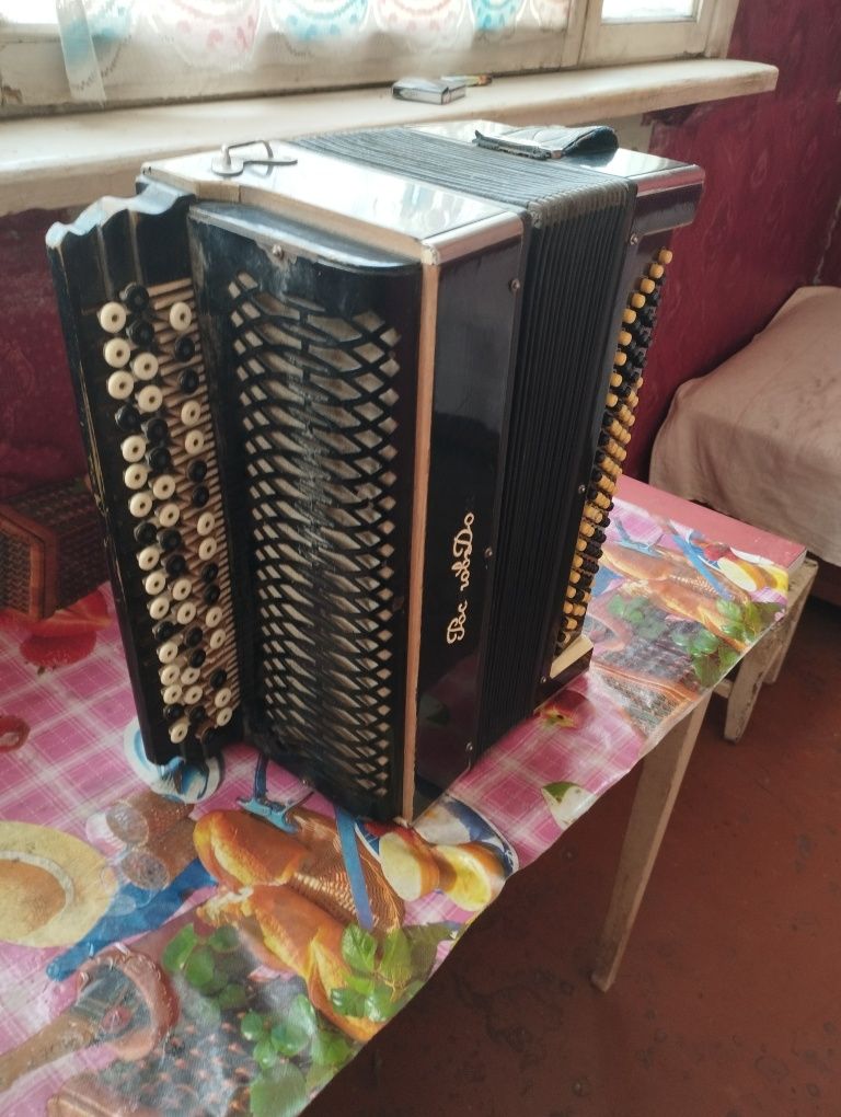 Продается баян в хорошем состоянии