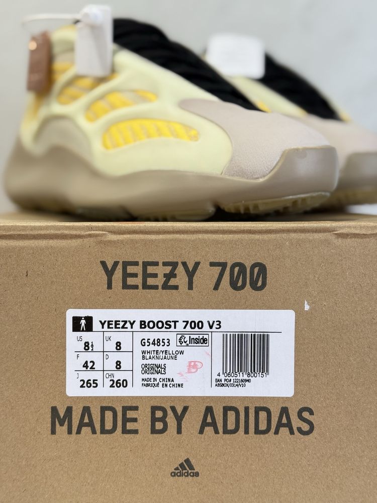 Adidas Yeezy Boost 700 V3, Mono Safflower - 42