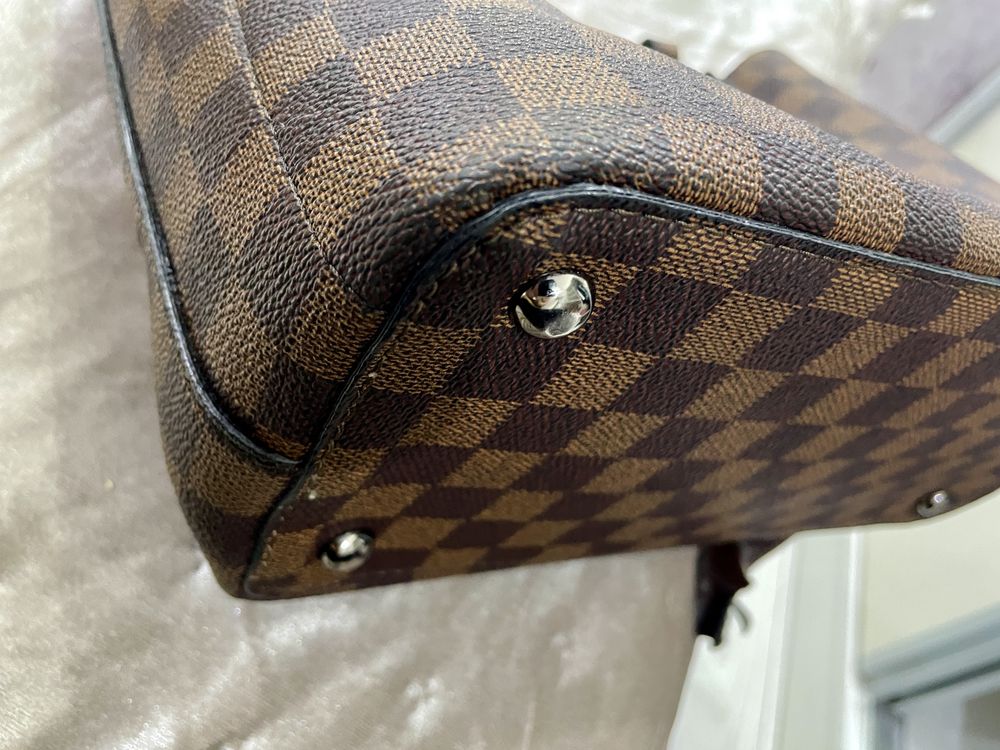 Geanta de umar louis vuitton