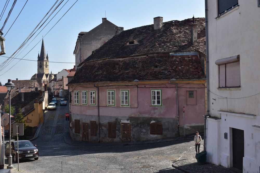 Inchiriez apartament regim hotelier