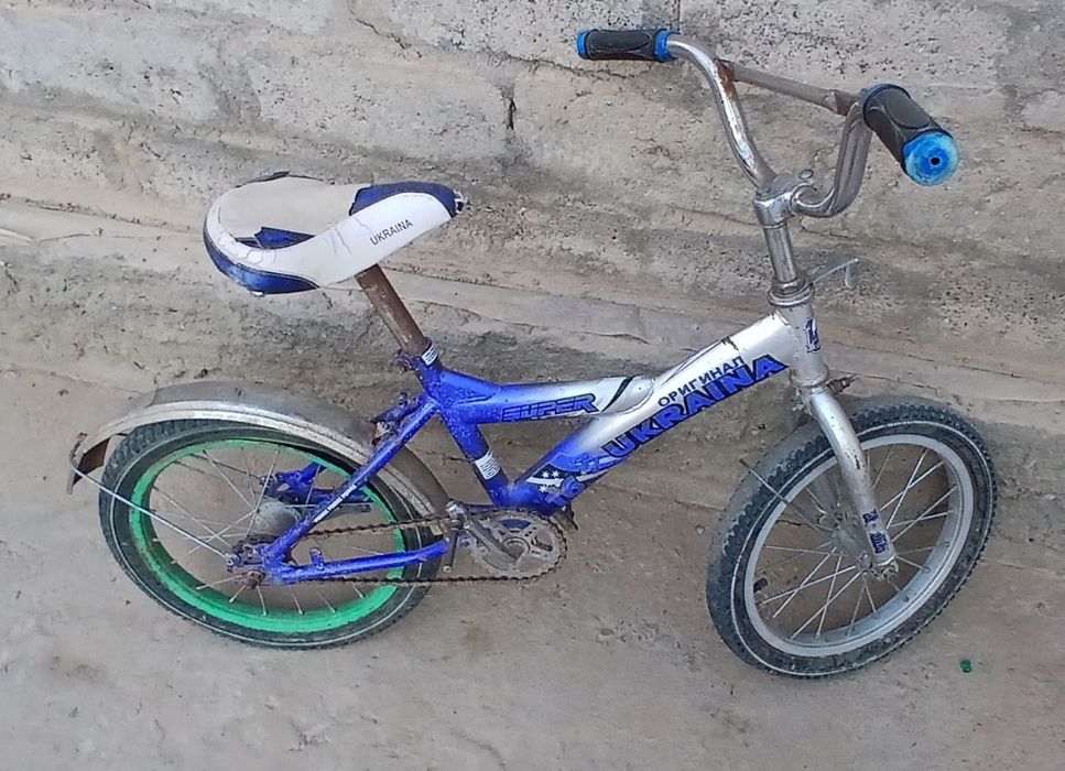 2ta Velesiped, 2ta baloni bor, bittasini baloni yorilgan
