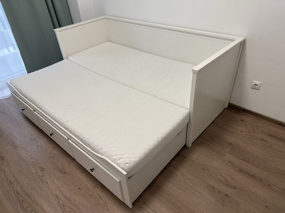 Pat / Divan extensibil Ikea cu 3 sertare si 2 saltele 80x200 cm