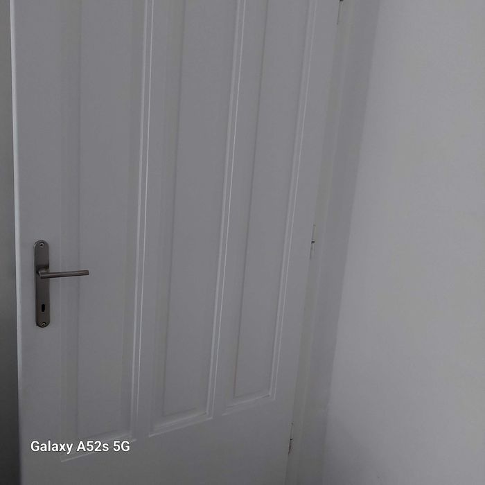 Usa din lemn masiv,alba ,vopsită,210cm/90cm,folosita