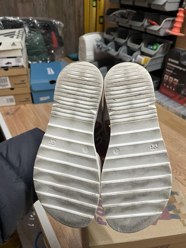 Продавам детски сандалки Ponki номер 28.