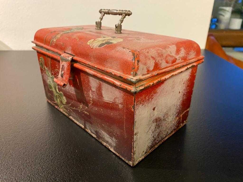 LunchBox cutie emailata vintage anii 1940