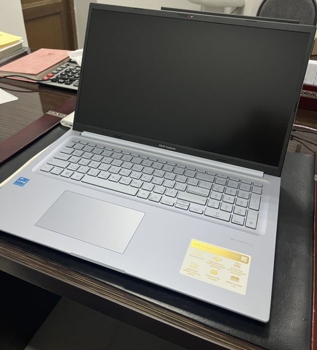 Новый asus ноутбук/Core™ i3-1220P (12-е поколение)/512 SSD/17,3