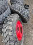 Roți complete cu 8 gauri 900/20 Pirelli