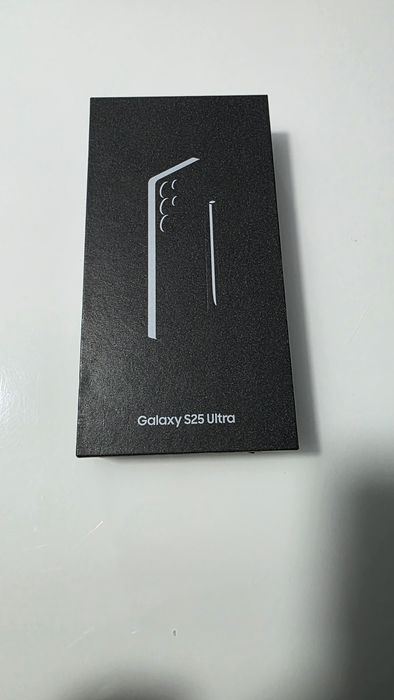 Samsung S25 ULTRA**256GB**ЧИСТО НОВ